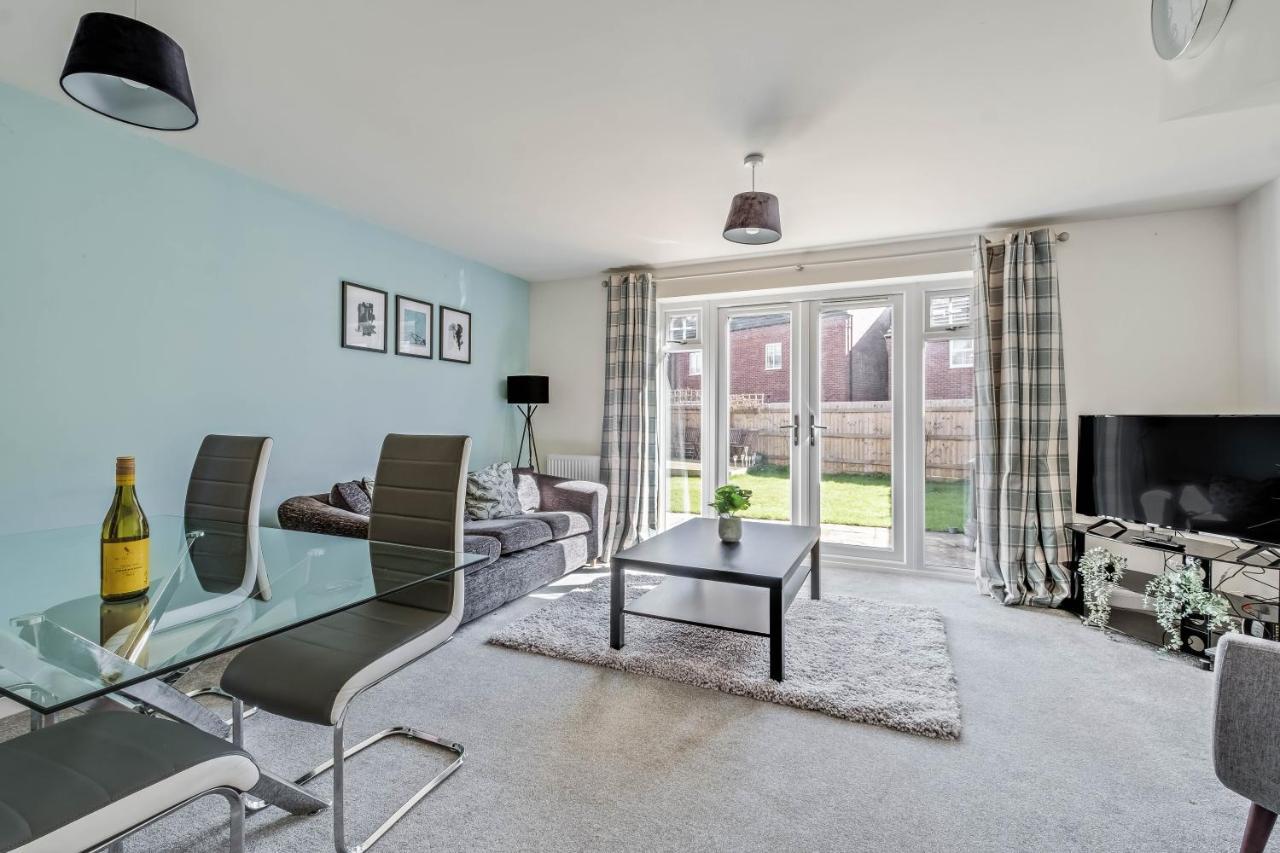 Beautiful And Comfortable Home Away From Home With Free Parking, Fast Wifi And White Crisp Hotel Standard Linen Hosted By Our Home Short Stays Northampton Eksteriør bilde