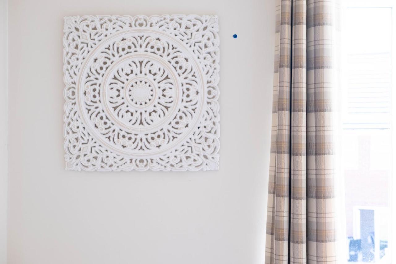 Beautiful And Comfortable Home Away From Home With Free Parking, Fast Wifi And White Crisp Hotel Standard Linen Hosted By Our Home Short Stays Northampton Eksteriør bilde