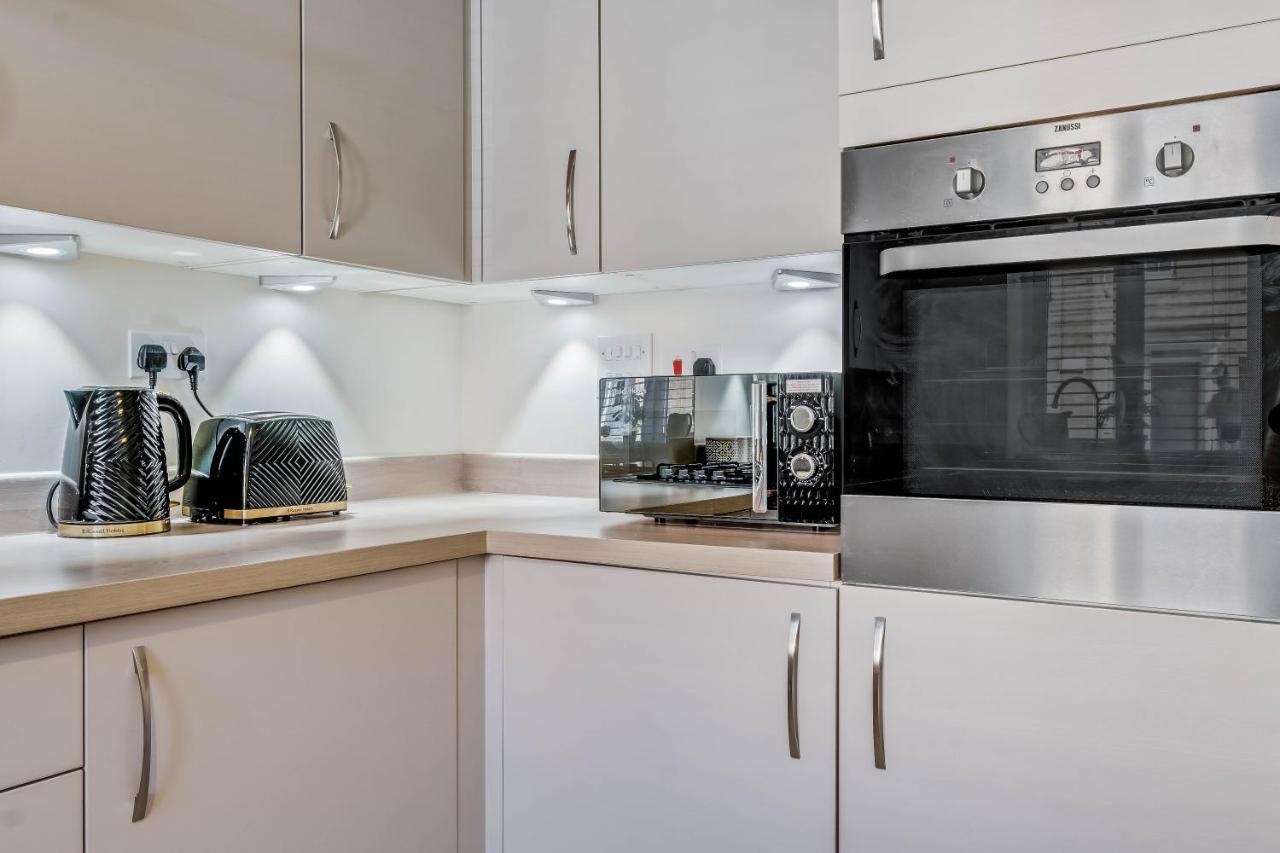 Beautiful And Comfortable Home Away From Home With Free Parking, Fast Wifi And White Crisp Hotel Standard Linen Hosted By Our Home Short Stays Northampton Eksteriør bilde