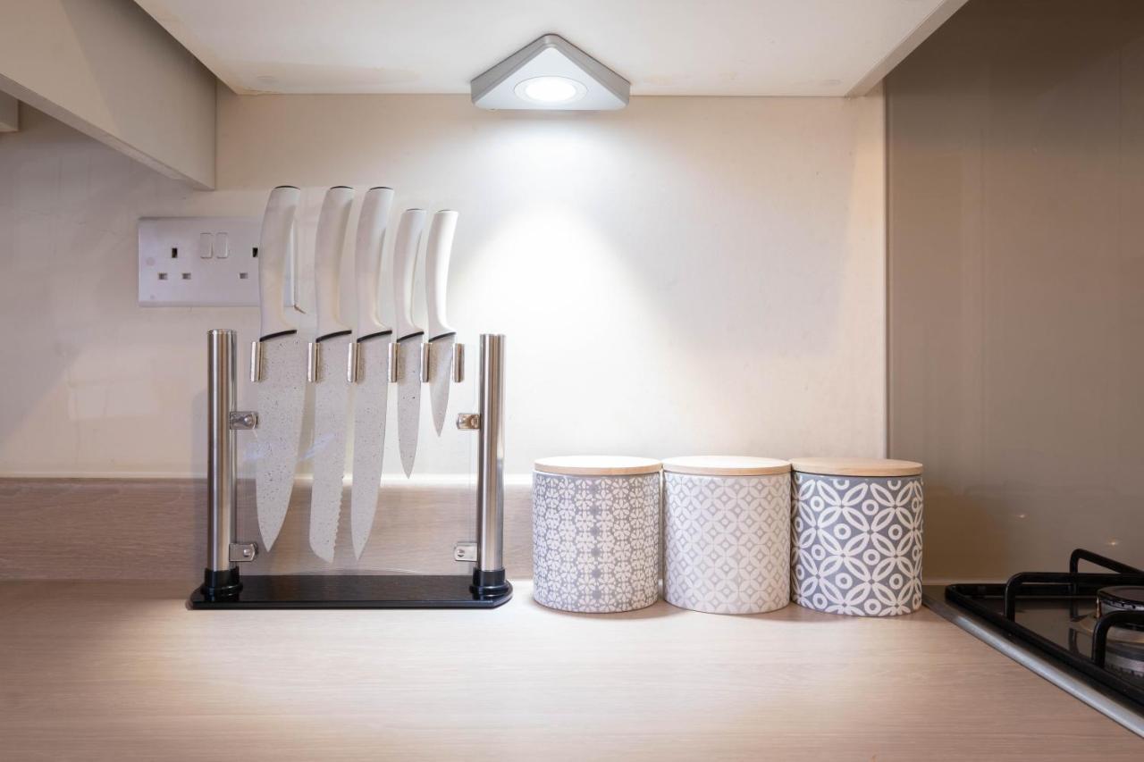 Beautiful And Comfortable Home Away From Home With Free Parking, Fast Wifi And White Crisp Hotel Standard Linen Hosted By Our Home Short Stays Northampton Eksteriør bilde