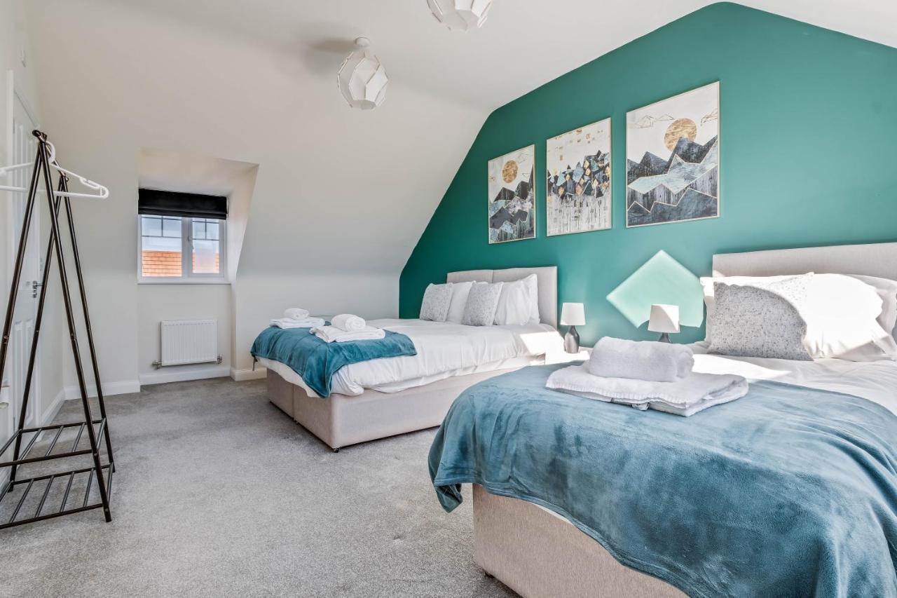 Beautiful And Comfortable Home Away From Home With Free Parking, Fast Wifi And White Crisp Hotel Standard Linen Hosted By Our Home Short Stays Northampton Eksteriør bilde