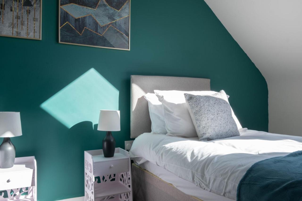 Beautiful And Comfortable Home Away From Home With Free Parking, Fast Wifi And White Crisp Hotel Standard Linen Hosted By Our Home Short Stays Northampton Eksteriør bilde